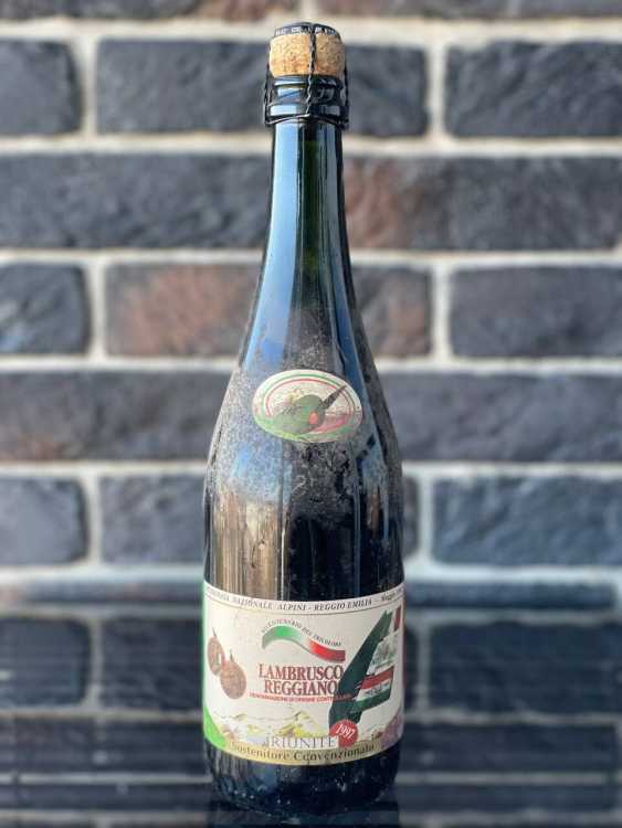 Вино Lambrusco Reggiano Riunite 1997 года урожая