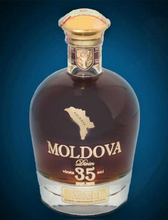 Коньяк «Moldova» XXO 35 лет, Aroma. Kingstone 0,7