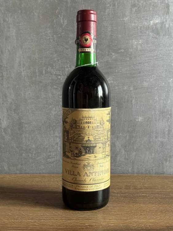 Вино Villa Antinori Chianti Classico 1970 года.