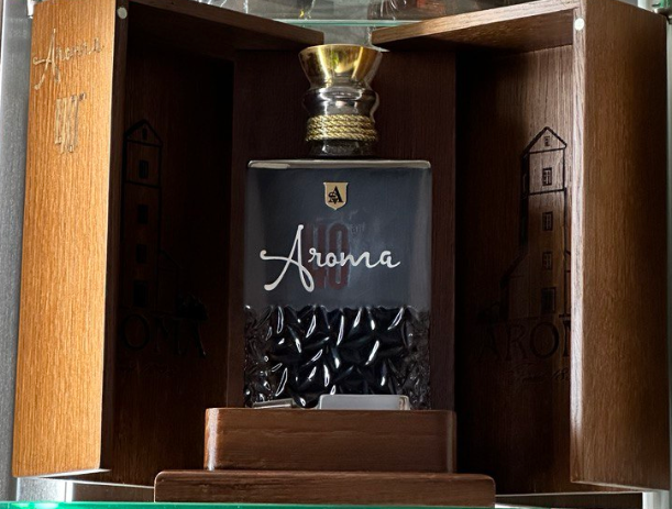 Коньяк «Aroma» 40 лет. Nicolette 0,6